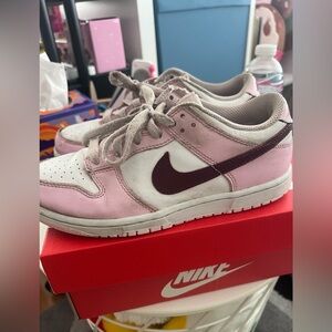 Little kids Nike Dunk Low Pink Foam Size 3Y
